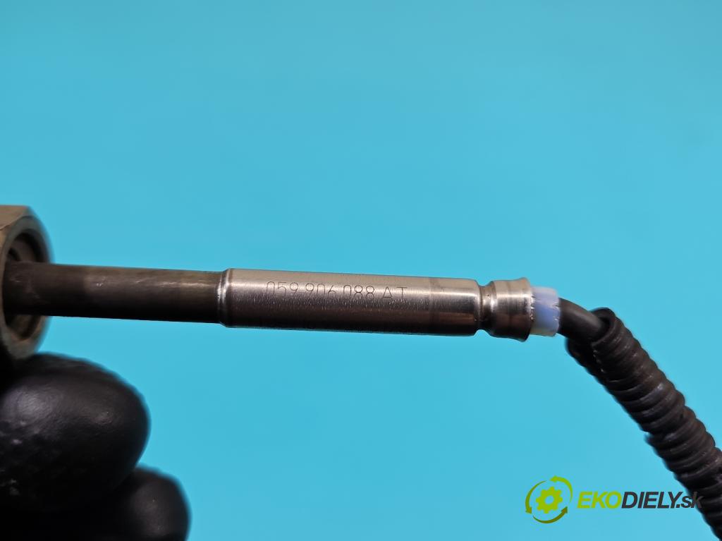 Audi A4 B8 2007-2015 3.0 tdi 239KM automatic 176 kW 2967 cm3 5- snímač teploty: výfukové 059906088AT (Snímač)