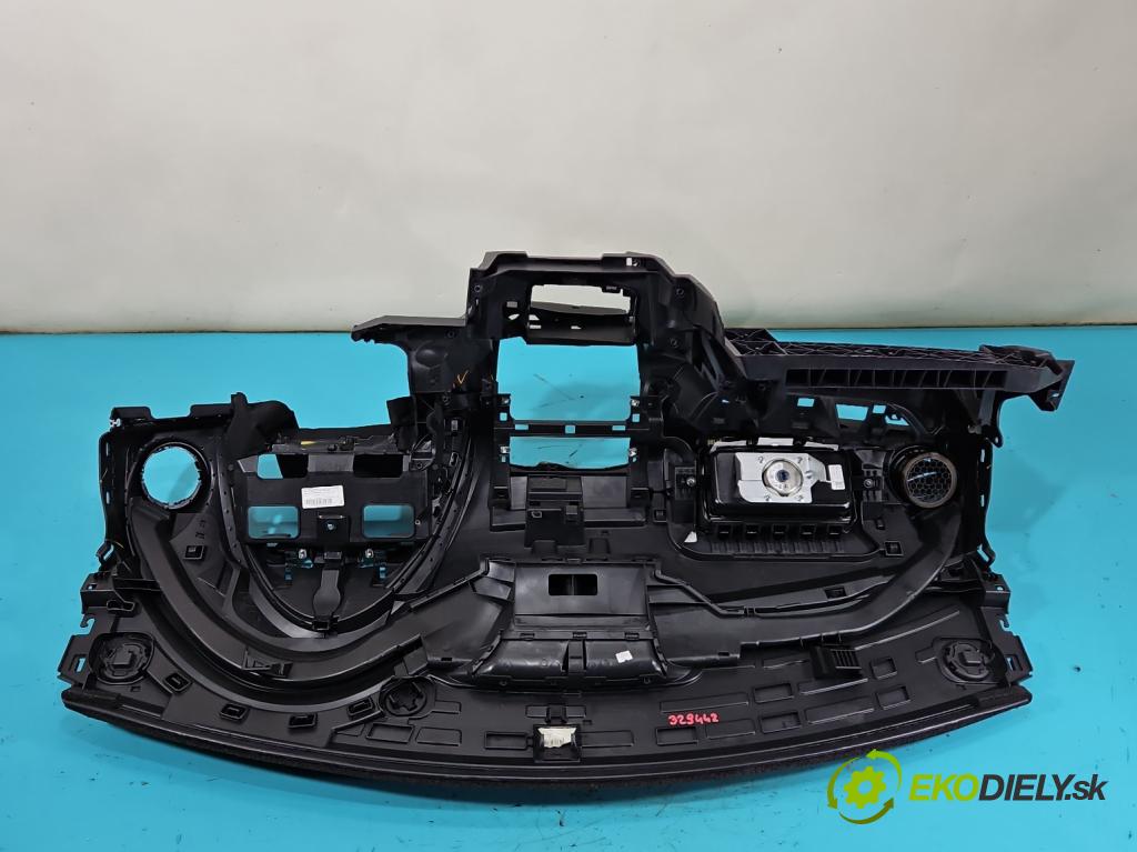 Renault Clio IV 2012-2020 0.9 Tce 90 hp manual 66 kW 898 cm3 5- kokpit,přistrojova deska