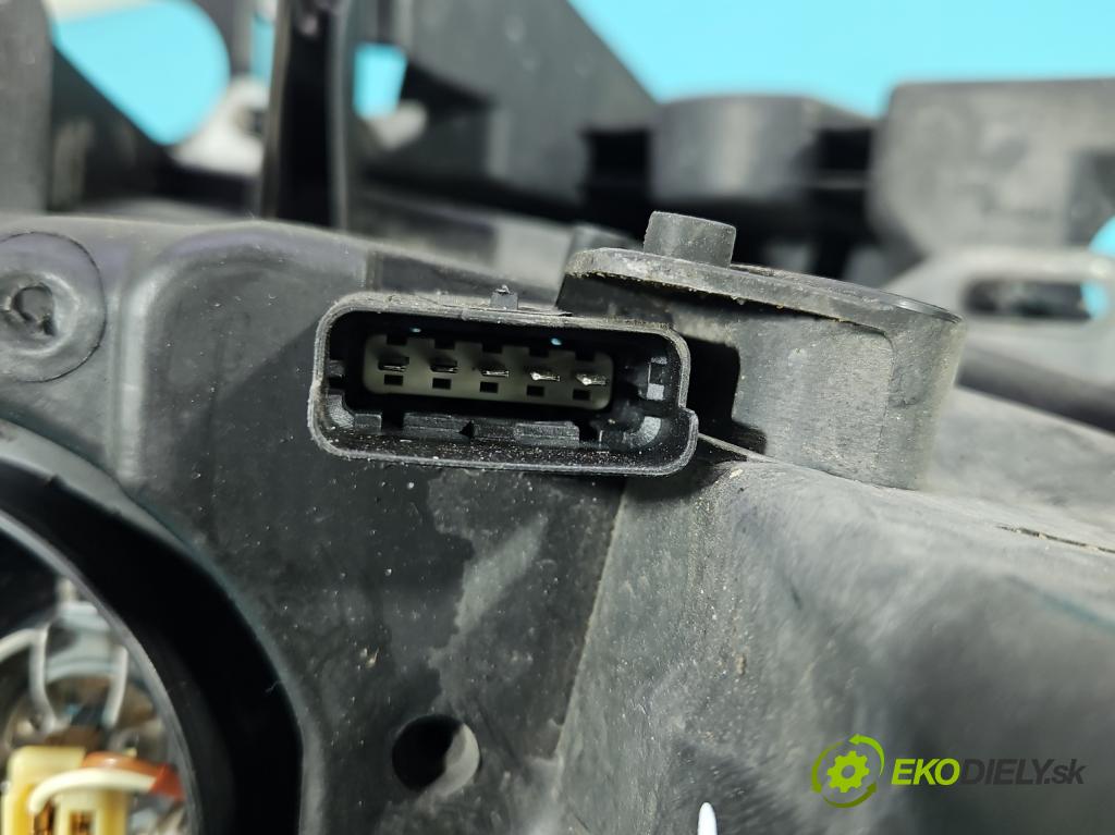 Renault Scenic II 2003-2009 1.5 dci 106 HP manual 78 kW 1461 cm3 5- Reflektor: ľavý  (Kľučka dverí ostatné)