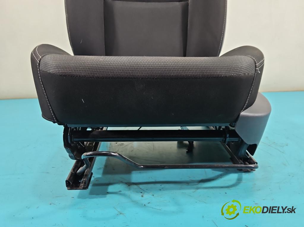 Renault Clio IV 2012-2020 0.9 Tce 90 HP manual 66 kW 898 cm3 5- Sedačka ľavý (Sedadlo)