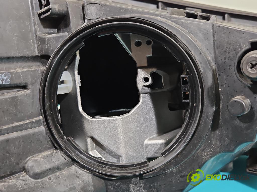 Hyundai Tucson III 2015-2020 2.0 crdi 136 HP automatic 100 kW 1999 cm3 5- Reflektor: ľavý 92101-D3 (Kľučka dverí ostatné)