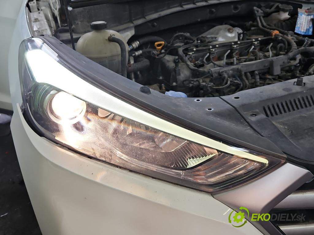Hyundai Tucson III 2015-2020 2.0 crdi 136 HP automatic 100 kW 1999 cm3 5- Reflektor: pravý 92102-D3 (Svetlo predné pravé)