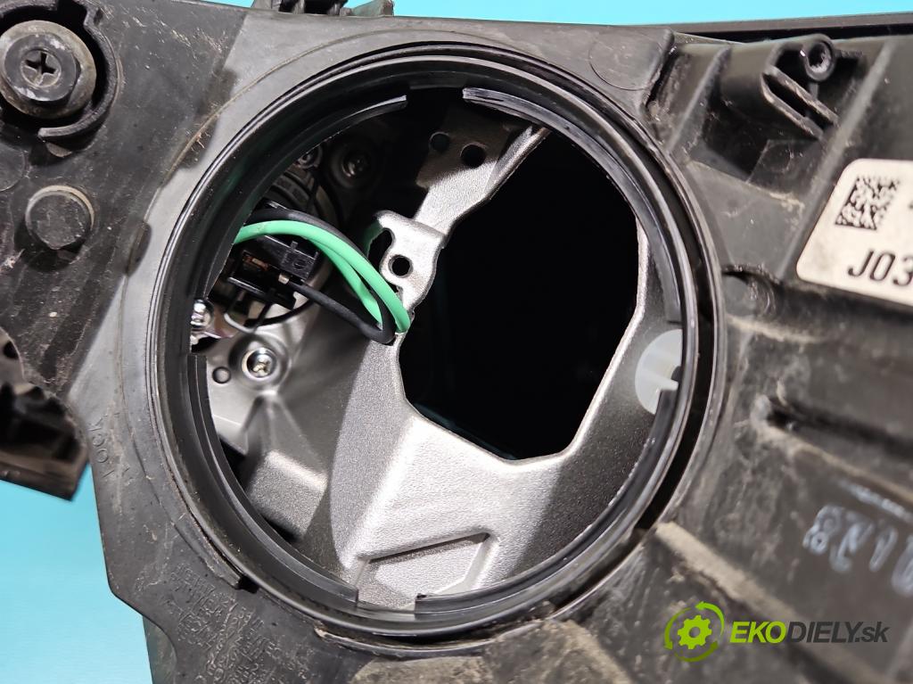 Hyundai Tucson III 2015-2020 2.0 crdi 136 HP automatic 100 kW 1999 cm3 5- Reflektor: pravý 92102-D3 (Svetlo predné pravé)