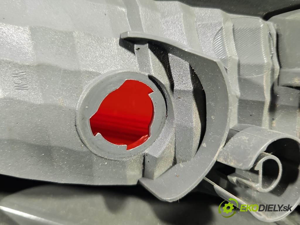 Honda CR-V III 2006-2011 2.2 i-CTDi 140 hp manual 103 kW 2204 cm3 5- světlo zadní pravé (Klika dveří ostatní)