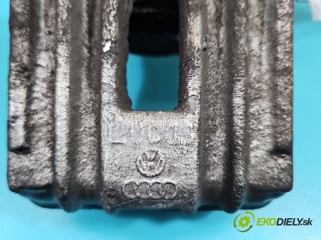Audi A4 B5 1994-2001 2.5 tdi 150 HP manual 110 kW 2496 cm3 4- brzdič zadné pravý  (Kľučka dverí ostatné)