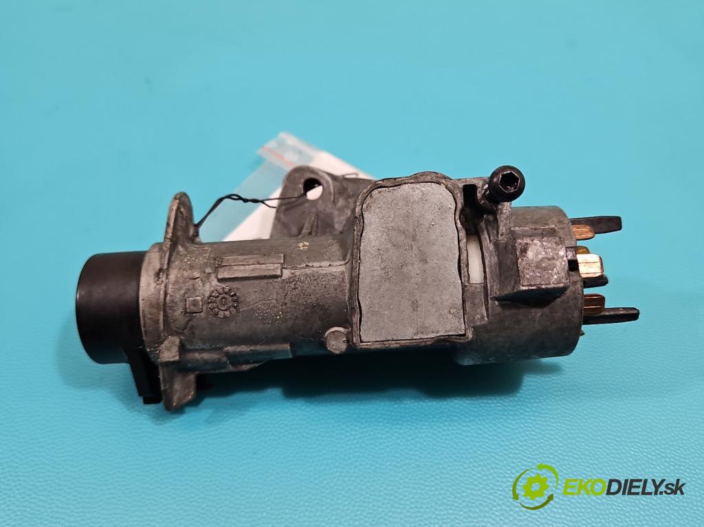 Audi A4 B5 1994-2001 2.5 tdi 150 HP manual 110 kW 2496 cm3 4- Spínačka 4B0905851C (Spínacia skrinka)