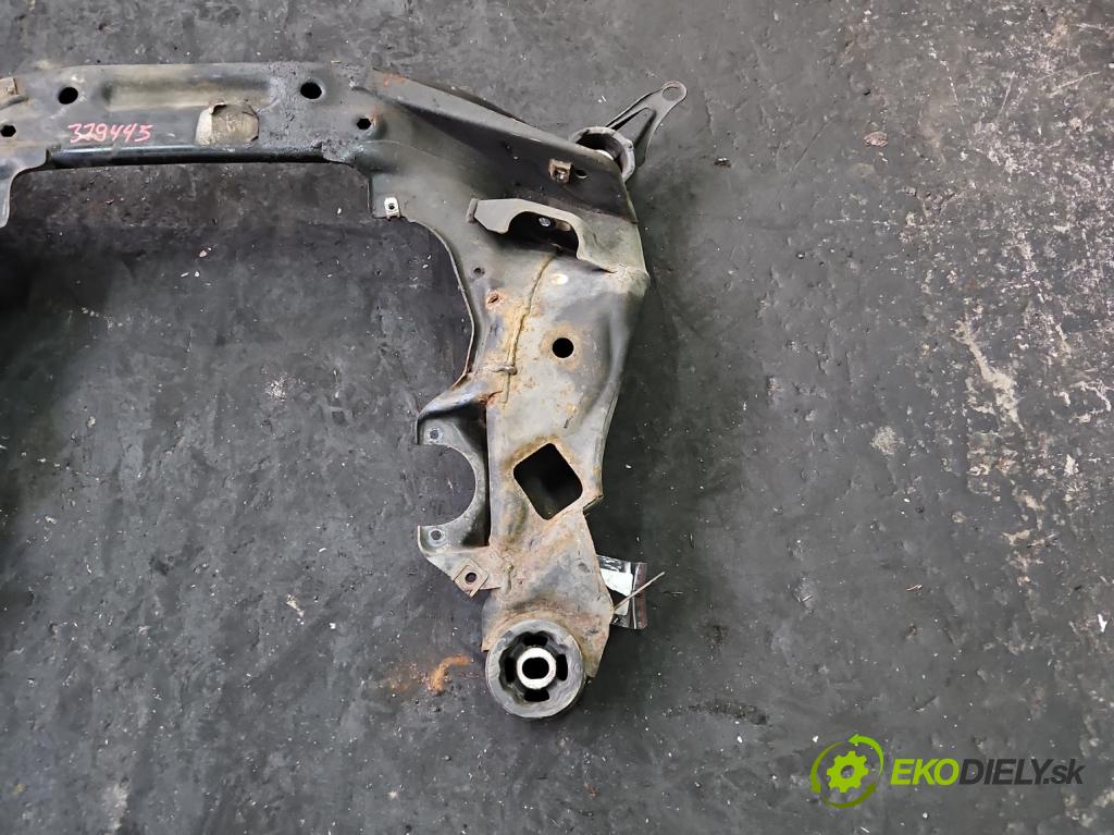 Audi A4 B5 1994-2001 2.5 tdi 150 HP manual 110 kW 2496 cm3 4- výstuha motora