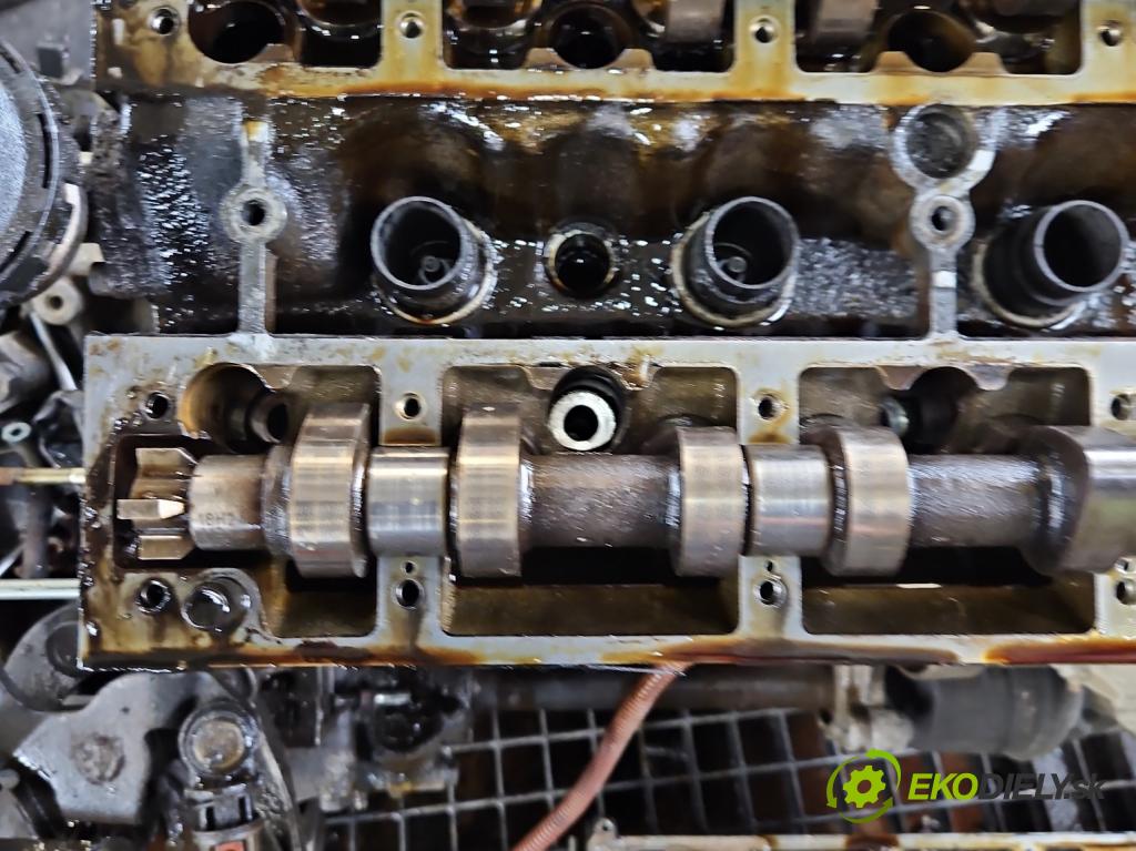 Peugeot 407 2.0 16V 140 hp manual 103 kW 1997 cm3 5- hlava motoru 9633680610
