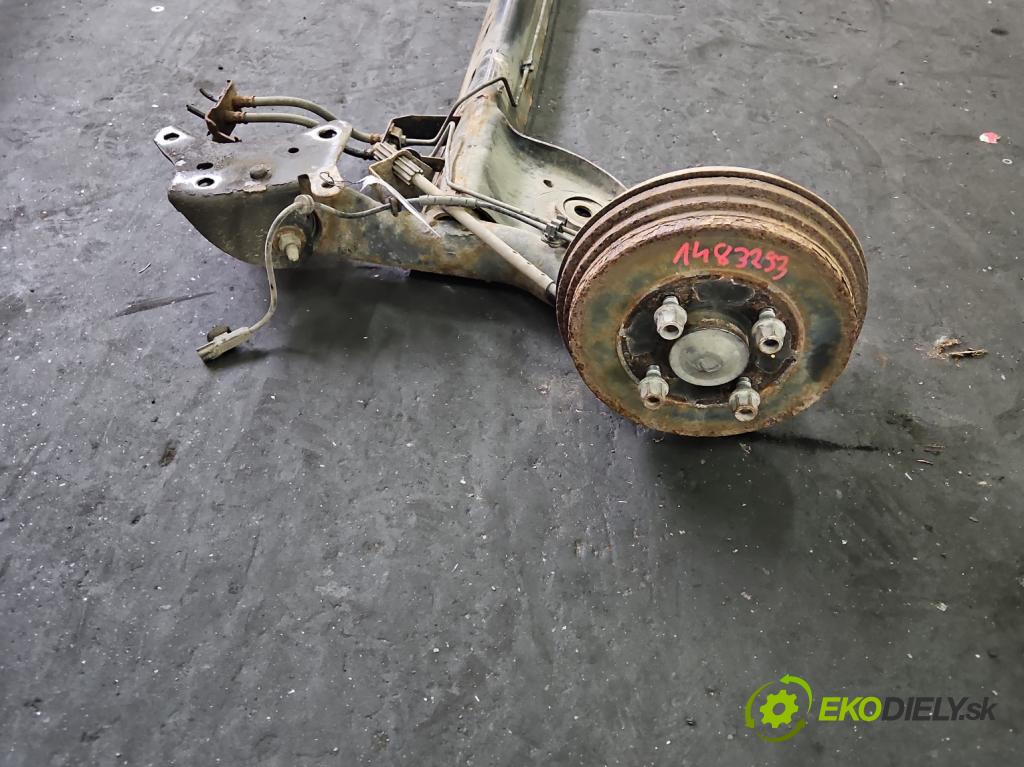 Renault Clio IV 2012-2020 0.9 Tce 90 hp manual 66 kW 898 cm3 5- zadní výztuha  (Zadní výztuha)