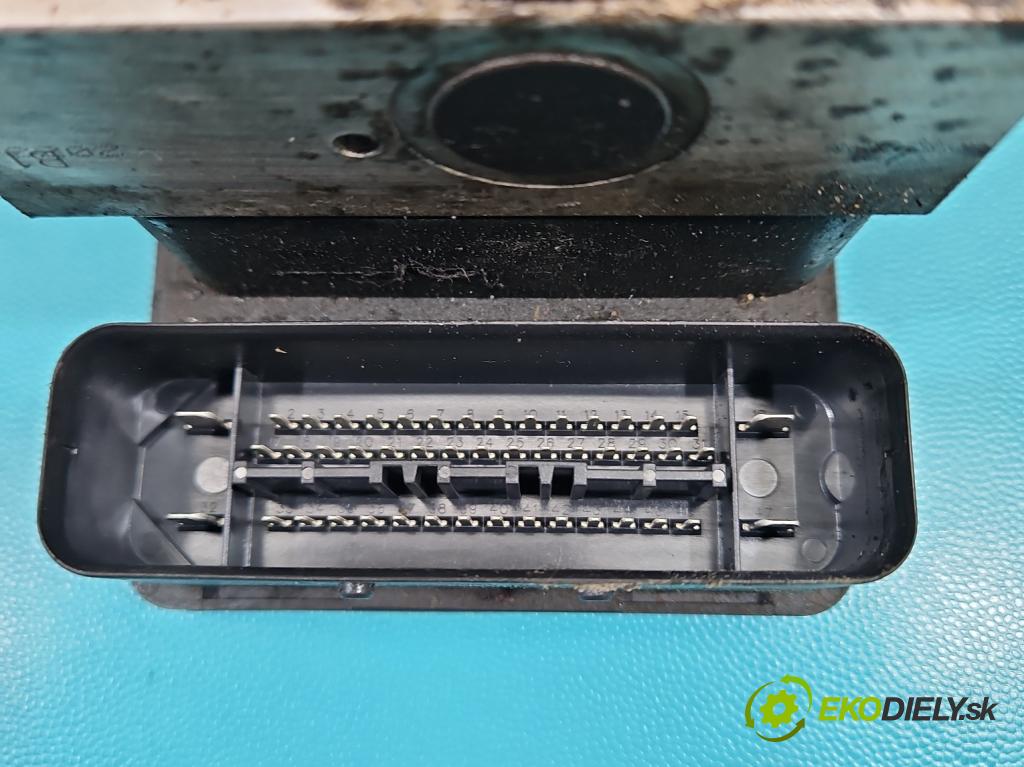 Seat Toledo II 1998-2004 1.8b 125 HP manual 92 kW 1781 cm3 4- čerpadlo abs 1C0907379K (Pumpa ABS)