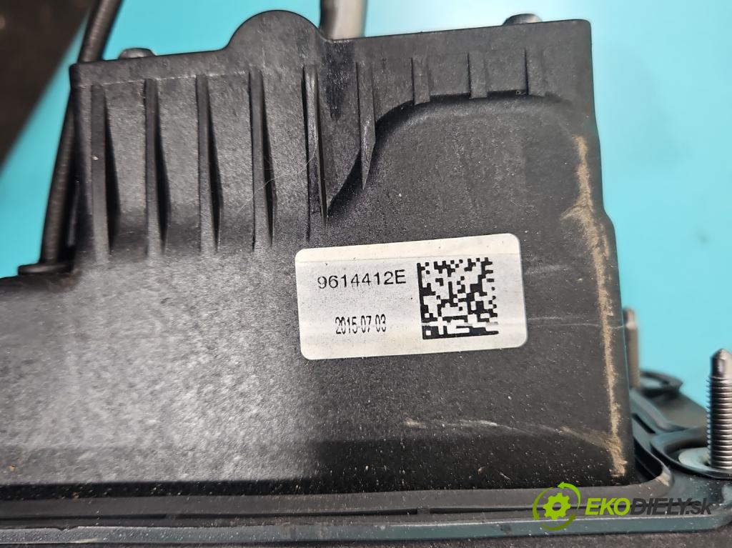 Peugeot 508 I 2010-2018 2.0 hdi 150 HP manual 110 kW 1997 cm3 4- Páka: Změny: stupeň,rýchlosť 9614412E (Rýchlostná páka (kulisa))