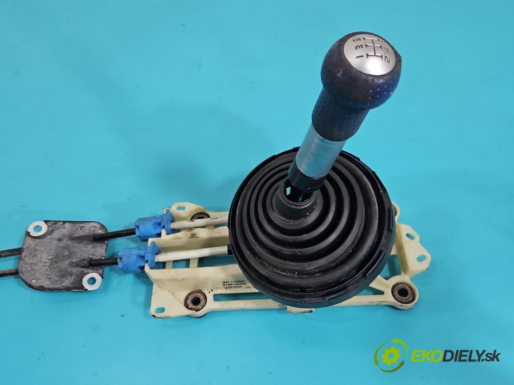 Mitsubishi Colt Z30 VI 2004-2012 1.3 16V 95 HP manual 70 kW 1332 cm3 5- Páka: Změny: stupeň,rýchlosť  (Rýchlostná páka (kulisa))