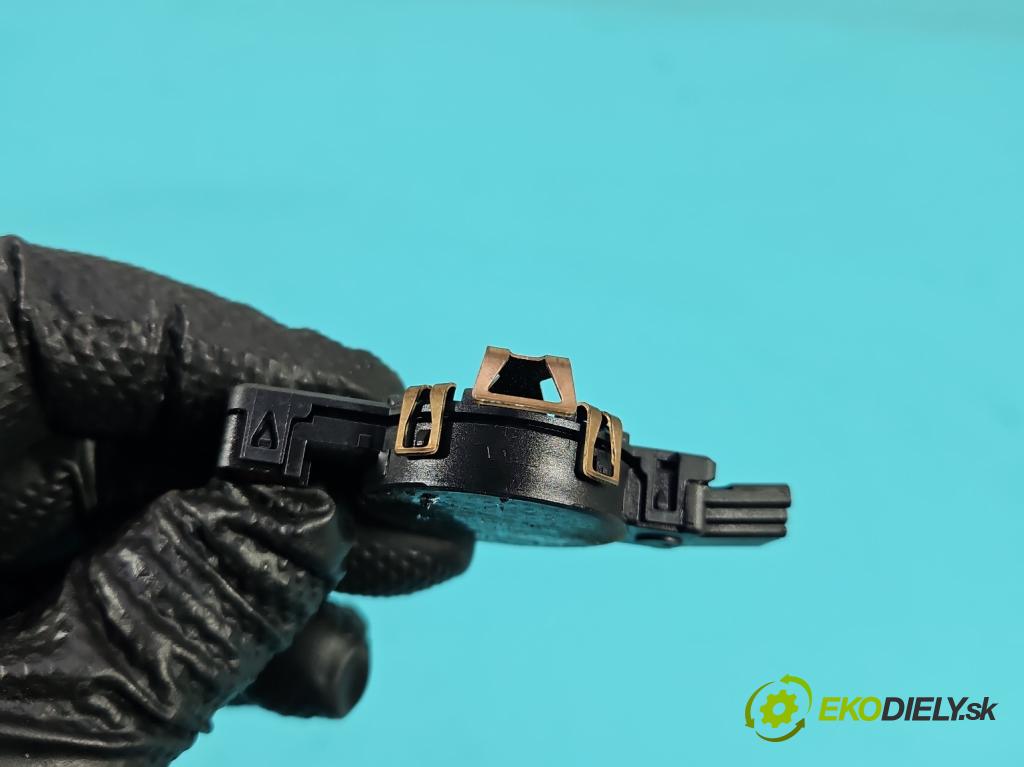 Vw Golf VII 2012-2020 1.4 TSI 150 HP automatic 110 kW 1395 cm3 5- snímač déšť: 5Q0955547 (Snímač dažďa)