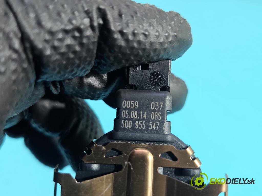 Vw Golf VII 2012-2020 1.4 TSI 150 HP automatic 110 kW 1395 cm3 5- snímač déšť: 5Q0955547 (Snímač dažďa)