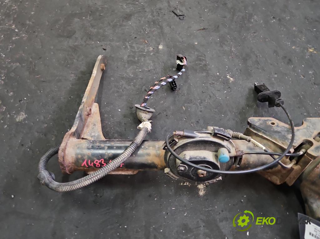 Vw Golf VII 2012-2020 1.4 TSI 150 hp automatic 110 kW 1395 cm3 5- oko tažné  (Tažné zařízení)