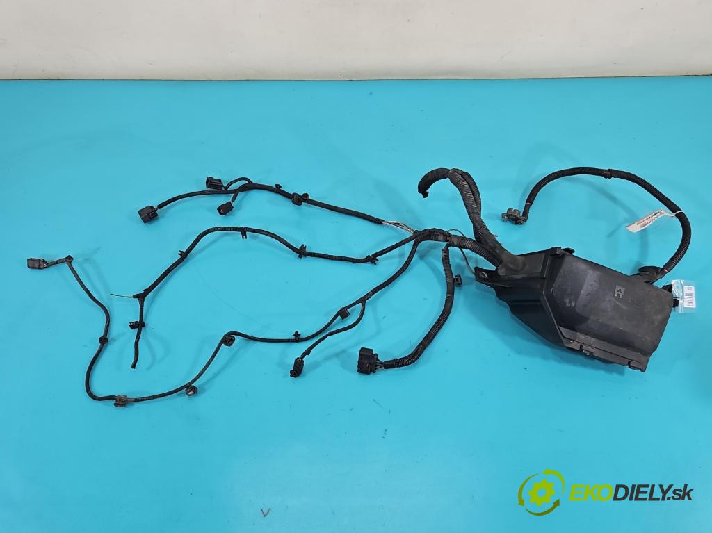 Ford Galaxy Mk2 2006-2015 2.0 tdci 131 hp manual 96 kW 1997 cm3 5- skříňka pojistková 6G9T-14A067-A (Pojistková skříňka)