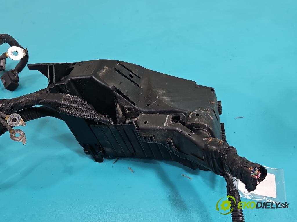 Ford Galaxy Mk2 2006-2015 2.0 tdci 131 hp manual 96 kW 1997 cm3 5- skříňka pojistková 6G9T-14A067-A (Pojistková skříňka)