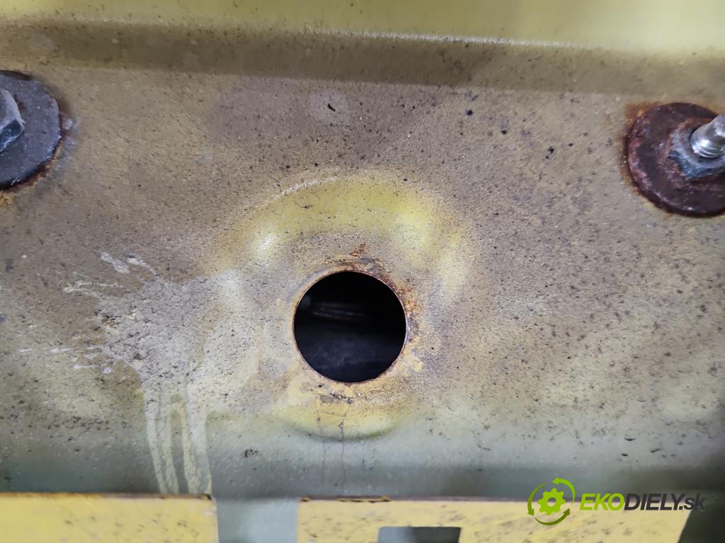 Vw Transporter T5 2003-2015 1.9 tdi 84KM manual 62 kW 1896 cm3 5- zadní kufrové dveře  (Zadní kapota (kufr))