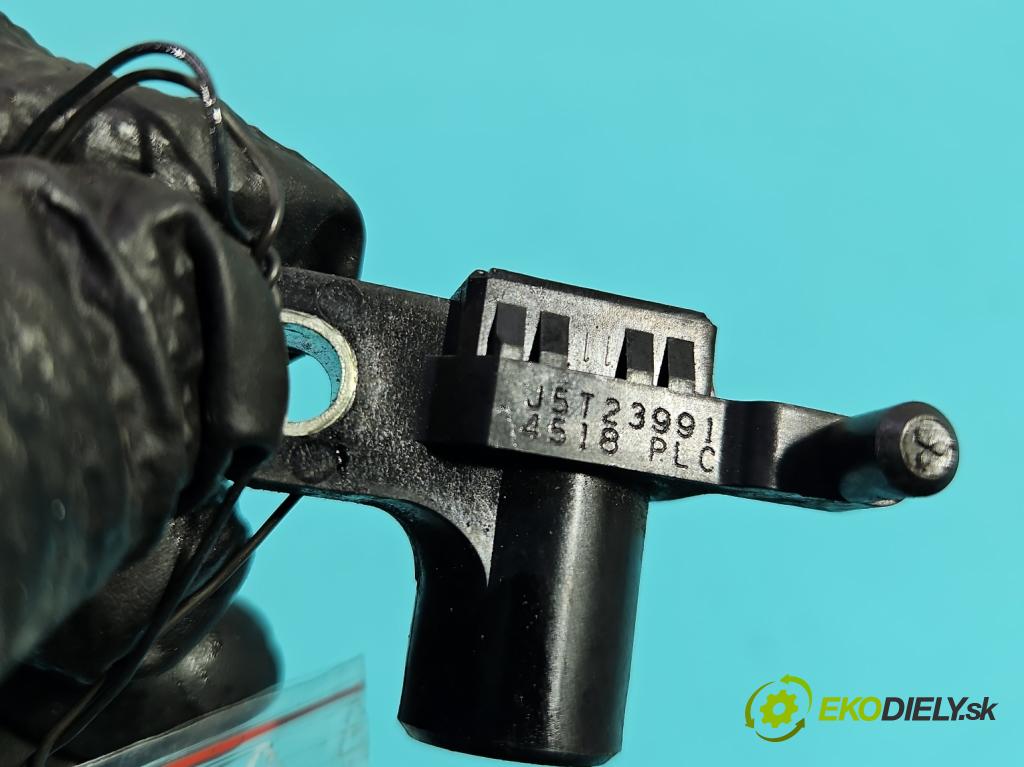 Honda Civic VII 2000-2006 1.4 16V 90 hp manual 66 kW 1396 cm3 3- snímač pozice: hřídele vačkový J5T23991 (Snímač polohy klikového hřídele)