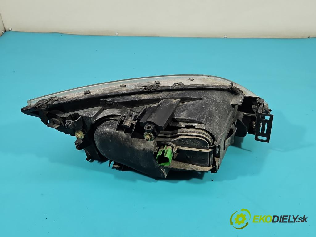 Ford Mondeo Mk3 2000-2007 1.8b 125 HP manual 92 kW 1798 cm3 4- Reflektor: ľavý 1S71-13006-AJ (Kľučka dverí ostatné)