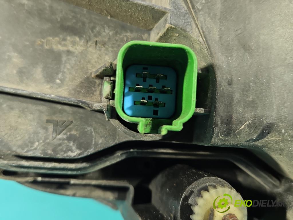 Ford Mondeo Mk3 2000-2007 1.8b 125 HP manual 92 kW 1798 cm3 4- Reflektor: ľavý 1S71-13006-AJ (Kľučka dverí ostatné)