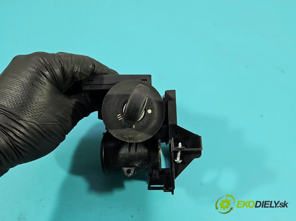 Opel Corsa C 2000-2006 1.2 16V 80 HP manual 59 kW 1229 cm3 3- riadiaca jednotka motora 0261208253