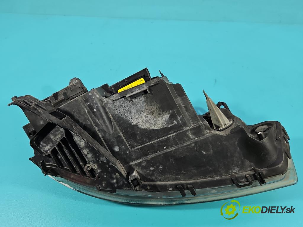 Opel Corsa C 2000-2006 1.2 16V 80 HP manual 59 kW 1229 cm3 3- Reflektor: ľavý 0096726 (Kľučka dverí ostatné)