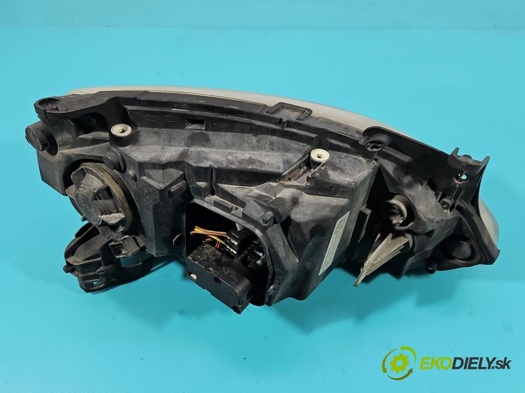 Opel Corsa C 2000-2006 1.2 16V 80 HP manual 59 kW 1229 cm3 3- Reflektor: ľavý 0096726 (Kľučka dverí ostatné)