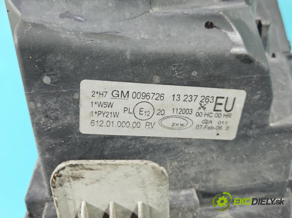 Opel Corsa C 2000-2006 1.2 16V 80 HP manual 59 kW 1229 cm3 3- Reflektor: ľavý 0096726 (Kľučka dverí ostatné)