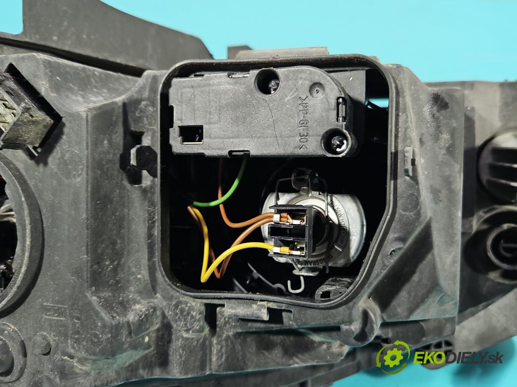 Opel Corsa C 2000-2006 1.2 16V 80 HP manual 59 kW 1229 cm3 3- Reflektor: pravý 0096726 (Svetlo predné pravé)