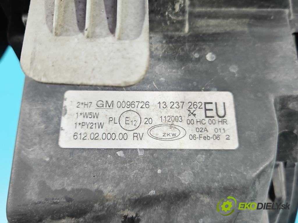 Opel Corsa C 2000-2006 1.2 16V 80 HP manual 59 kW 1229 cm3 3- Reflektor: pravý 0096726 (Svetlo predné pravé)