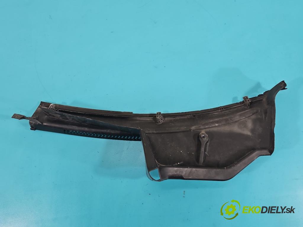 Audi A4 B5 1994-2001 1.6 101 hp manual 74 kW 1595 cm3 4- torpédo 8D1819404A (Torpéda)