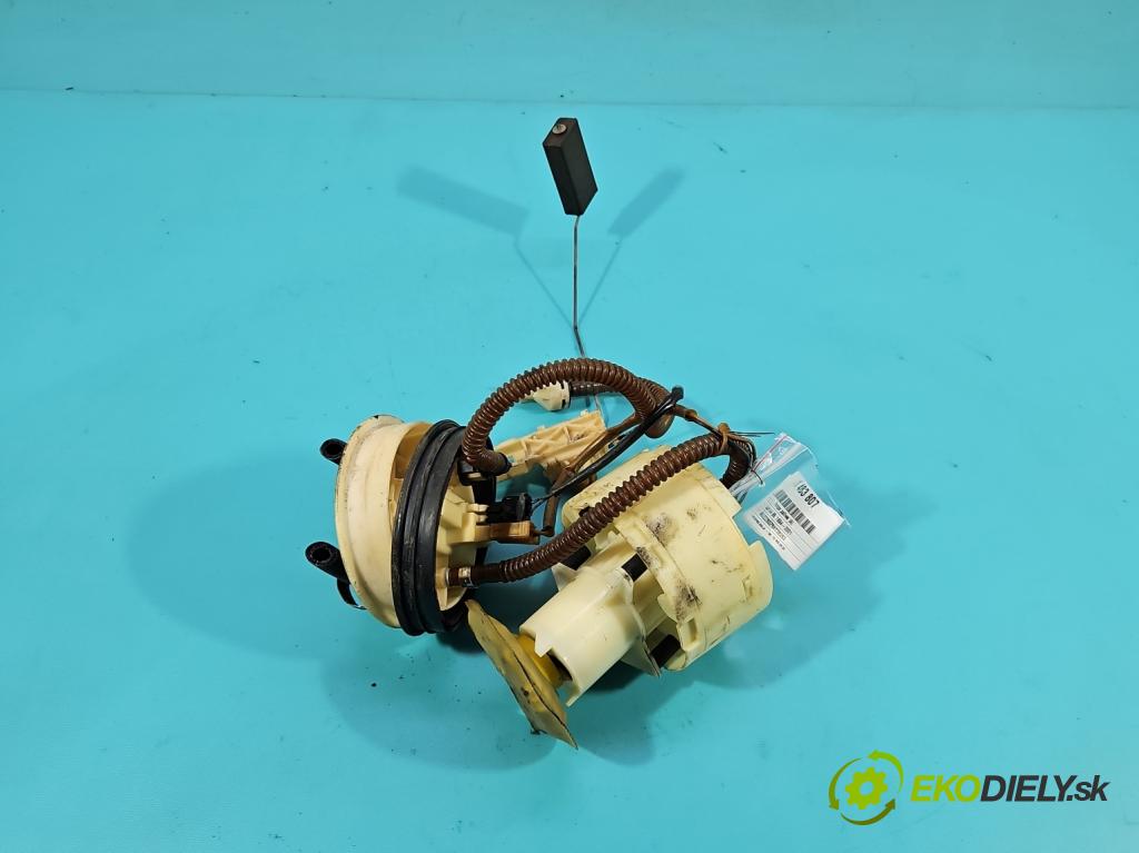 Audi A4 B5 1994-2001 1.6 101 hp manual 74 kW 1595 cm3 4- čerpadlo paliva 8D0201319