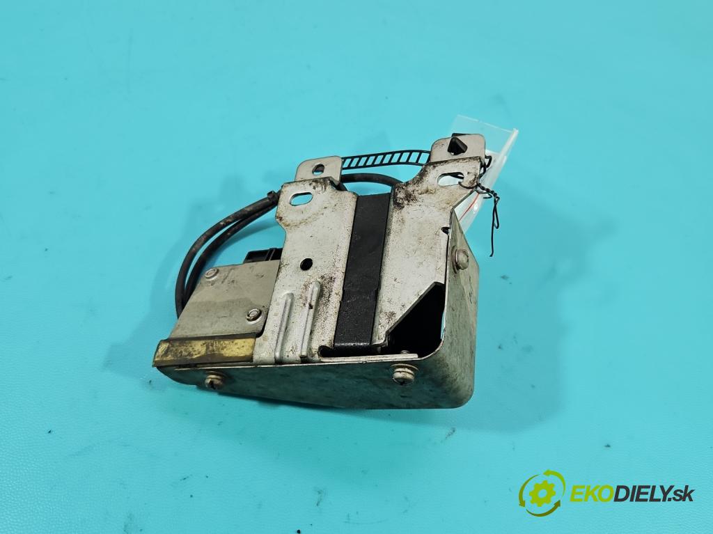 Audi A4 B5 1994-2001 1.6 101 HP manual 74 kW 1595 cm3 4- cievka zapaľovacia 8D0905105 (Zapaľovacia cievka)