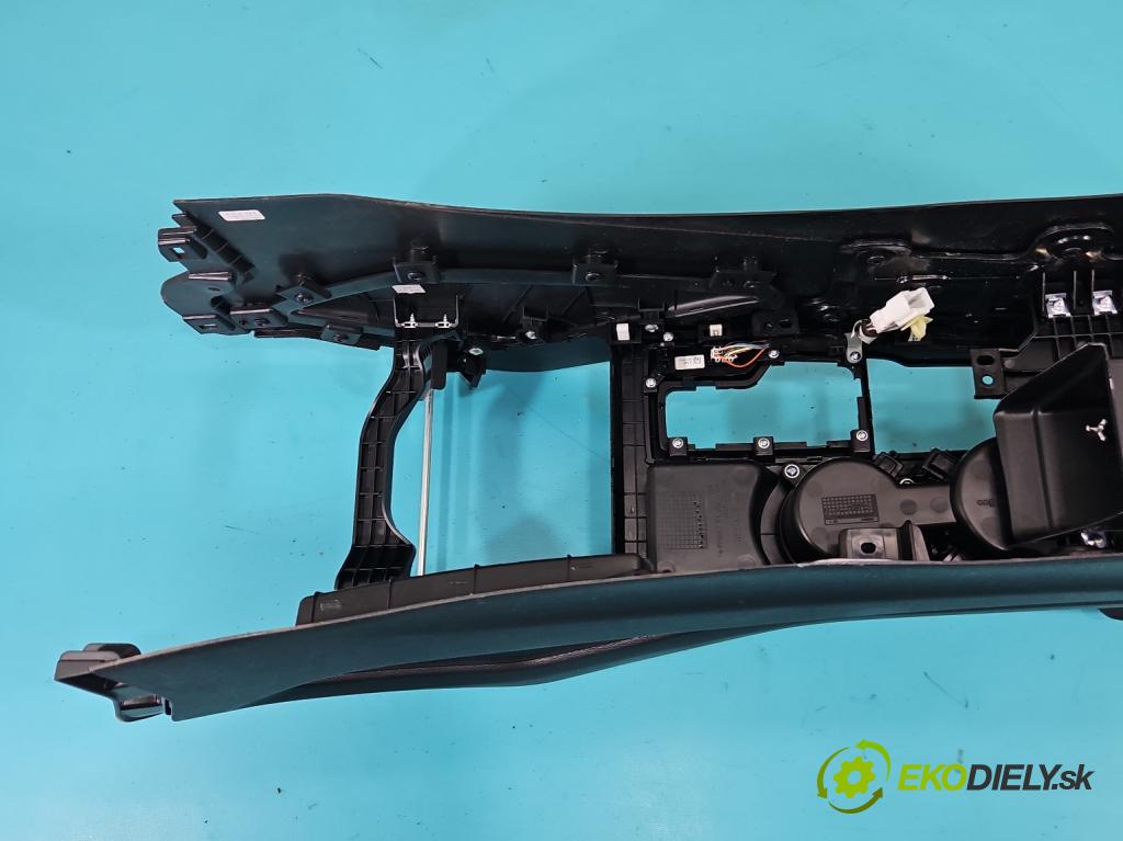 Hyundai Tucson III 2015-2020 2.0 crdi 136 HP automatic 100 kW 1999 cm3 5- operadlo 84601-D3010 (Lakťová opierka)