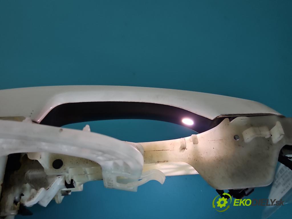 Hyundai Tucson III 2015-2020 2.0 crdi 136 HP automatic 100 kW 1999 cm3 5- rukoväť predné ľavé mimo:  (Kľučka dverí vonkajšia predná ľavá)