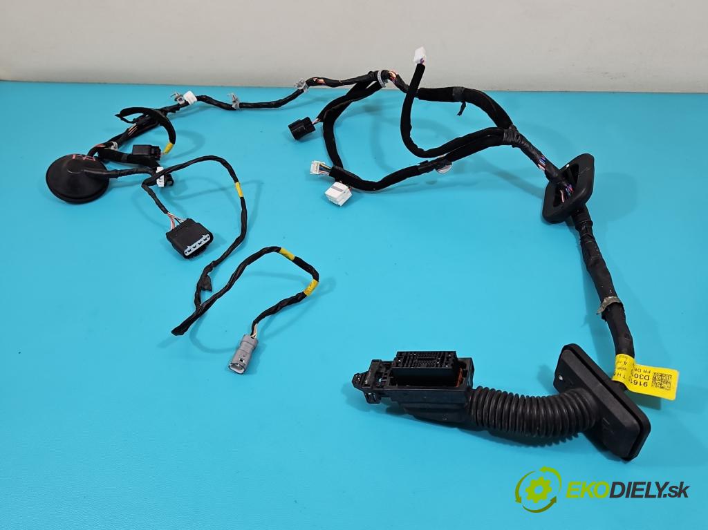 Hyundai Tucson III 2015-2020 2.0 crdi 136 HP automatic 100 kW 1999 cm3 5- Zväzok: dvere predné pravých 91610-D3010