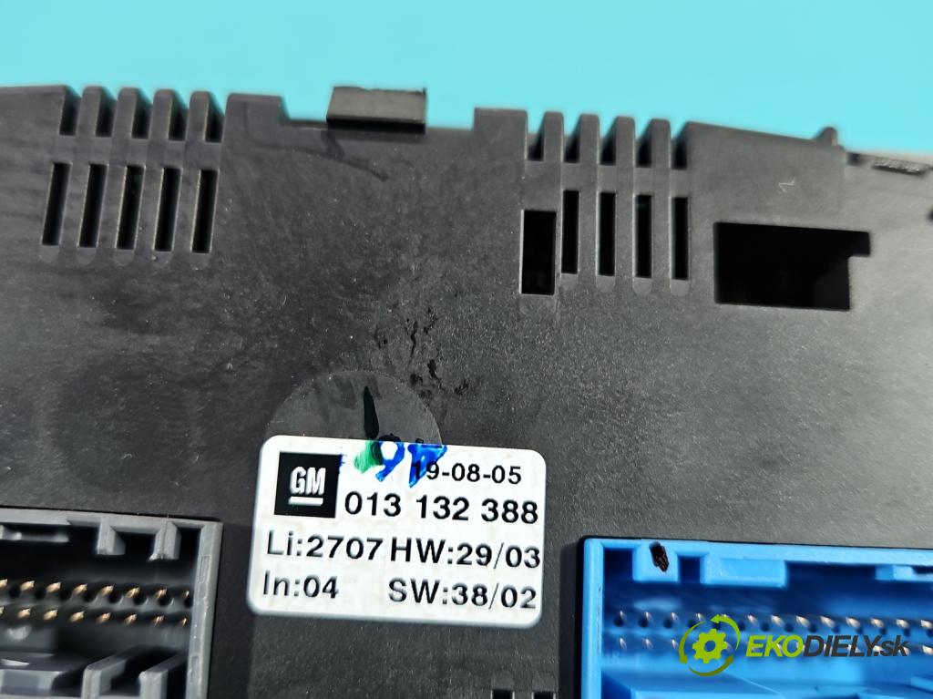 Opel Meriva A 2002-2010 1.8 16v 125 HP automatic 92 kW 1796 cm3 5- panel kúrenia 013132388