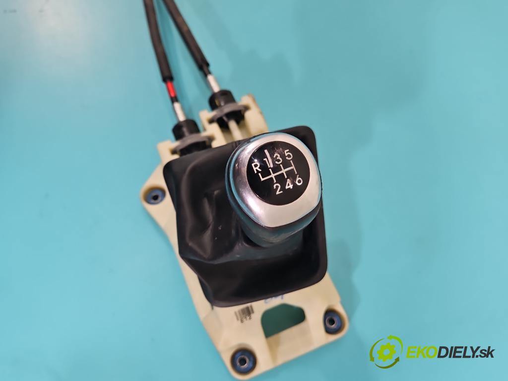 Hyundai Elantra V 2010-2016 1.6 GDI 132  HP manual 97 kW 1591 cm3 4- Páka: Změny: stupeň,rýchlosť  (Rýchlostná páka (kulisa))