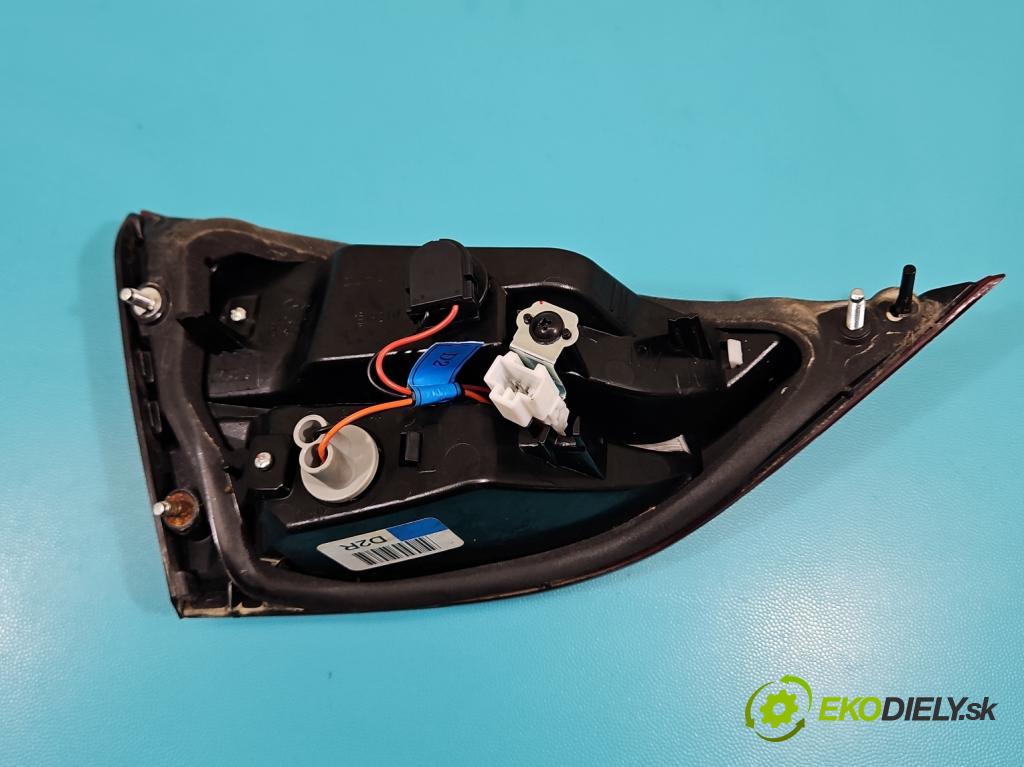 Hyundai Elantra V 2010-2016 1.6 GDI 132  HP manual 97 kW 1591 cm3 4- svetlo / reflektor zadné pravé 92404-3X2 (Kľučka dverí ostatné)