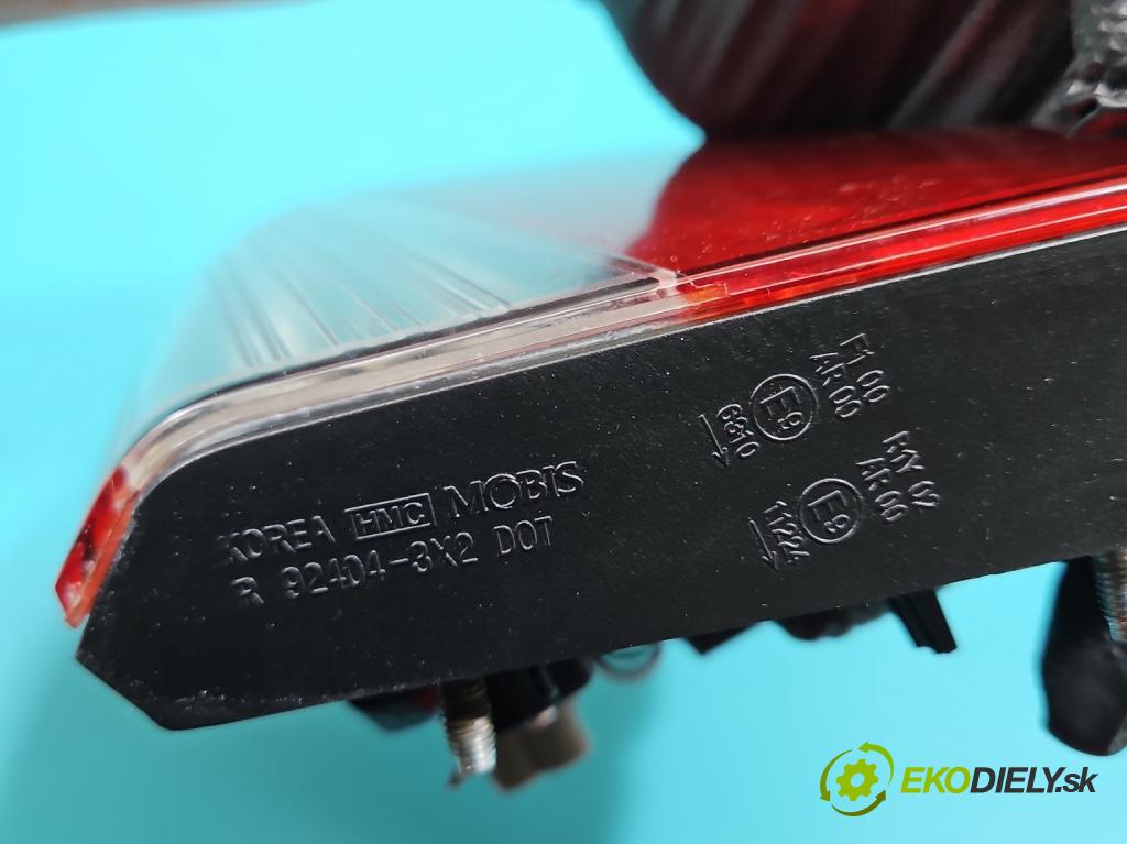 Hyundai Elantra V 2010-2016 1.6 GDI 132  HP manual 97 kW 1591 cm3 4- svetlo / reflektor zadné pravé 92404-3X2 (Kľučka dverí ostatné)