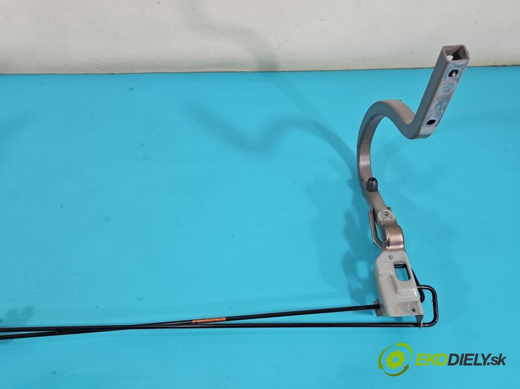 Hyundai Elantra V 2010-2016 1.6 GDI 132  HP manual 97 kW 1591 cm3 4- Závěs: kufrové dvere zadné