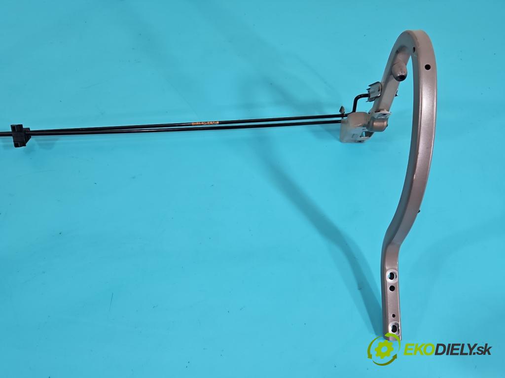 Hyundai Elantra V 2010-2016 1.6 GDI 132  HP manual 97 kW 1591 cm3 4- Závěs: kufrové dvere zadné