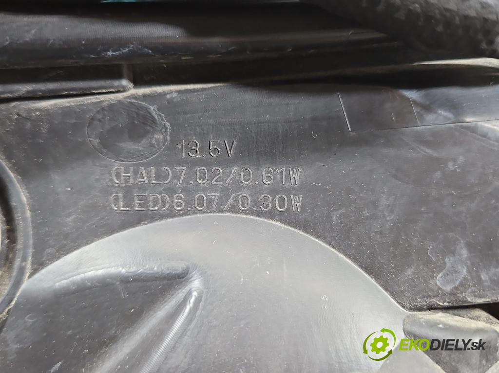 Toyota Rav4 IV 2013-2018 2.0 D4D 143 HP manual 105 kW 1995 cm3 5- Reflektor: pravý  (Svetlo predné pravé)