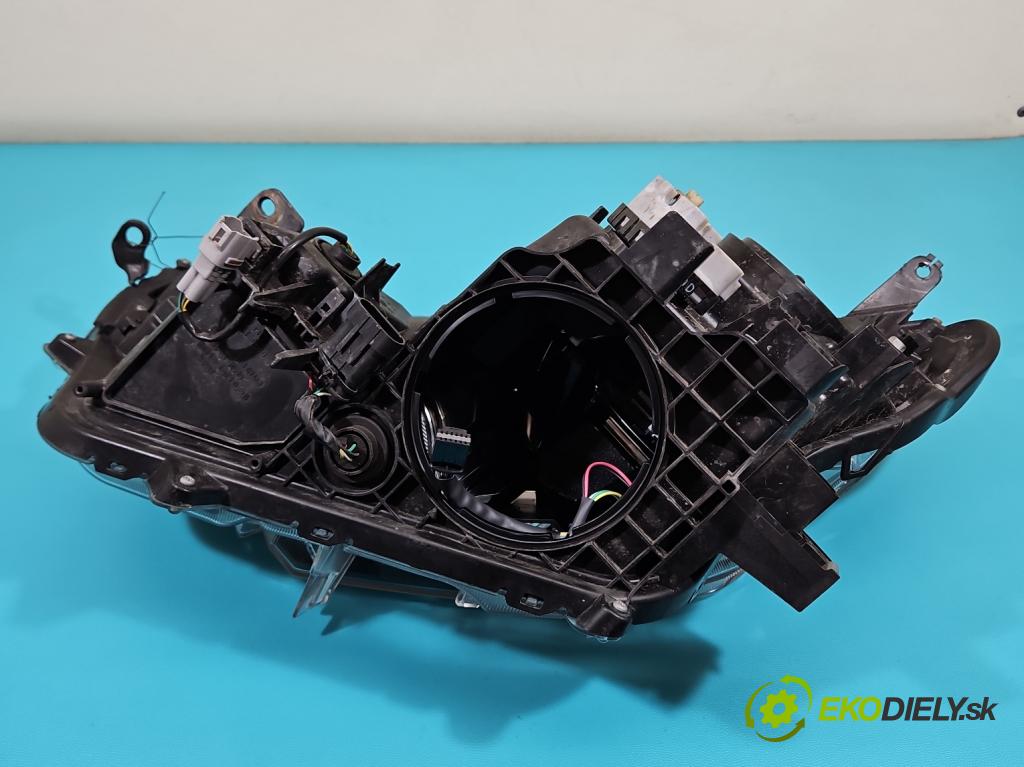 Toyota Rav4 IV 2013-2018 2.0 D4D 143 HP manual 105 kW 1995 cm3 5- Reflektor: pravý  (Svetlo predné pravé)