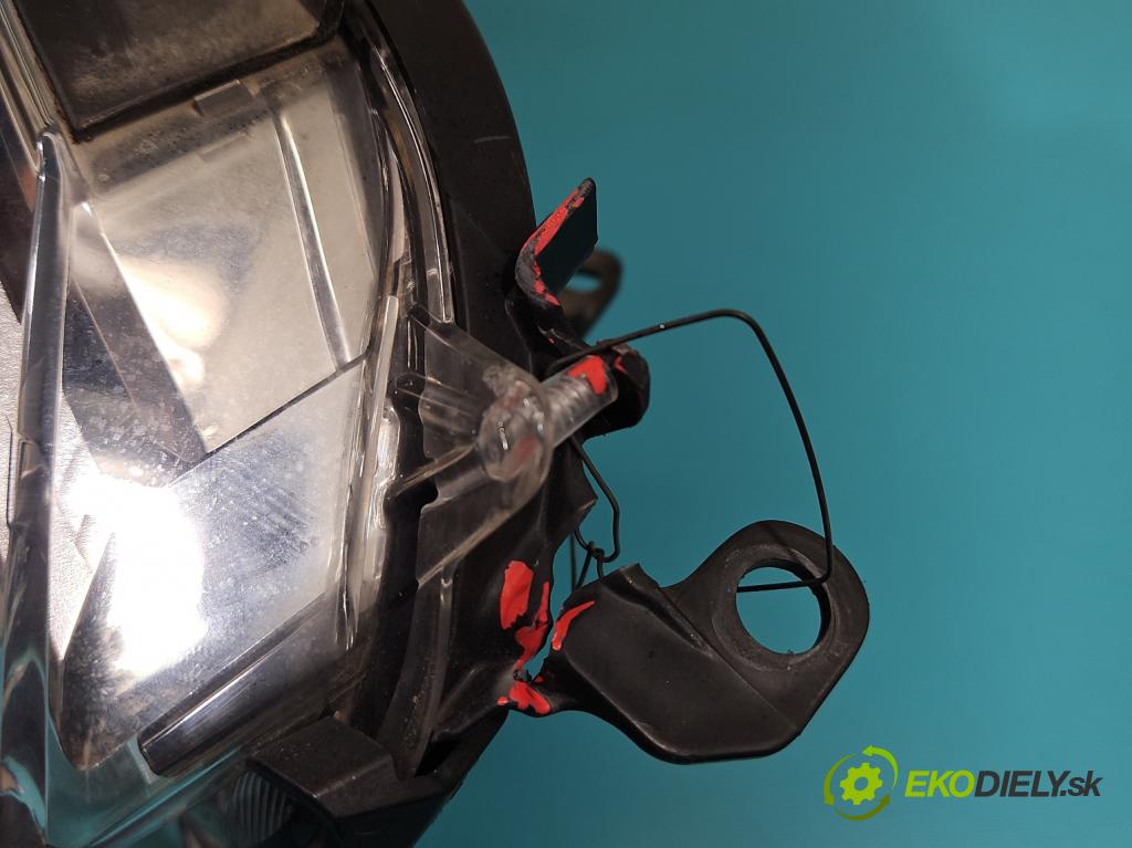 Toyota Rav4 IV 2013-2018 2.0 D4D 143 HP manual 105 kW 1995 cm3 5- Reflektor: pravý  (Svetlo predné pravé)