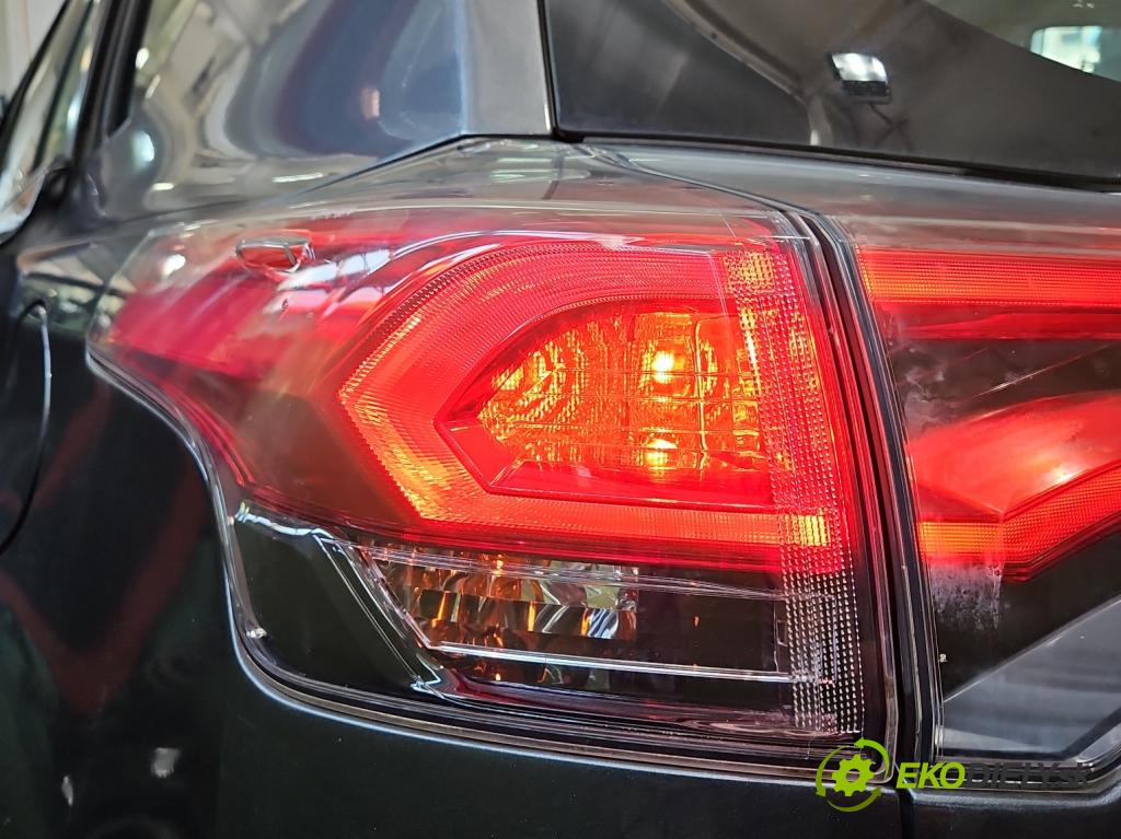 Toyota Rav4 IV 2013-2018 2.0 D4D 143 hp manual 105 kW 1995 cm3 5- světlo zadní levé 81560-42202 (Klika dveří ostatní)