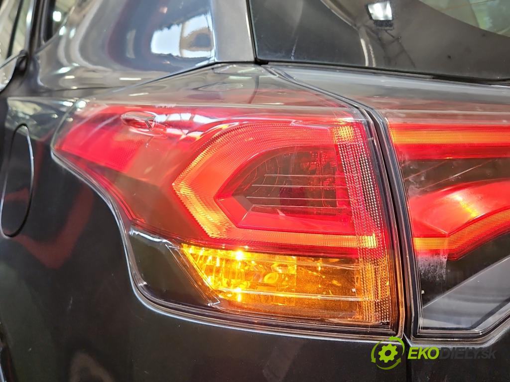Toyota Rav4 IV 2013-2018 2.0 D4D 143 hp manual 105 kW 1995 cm3 5- světlo zadní levé 81560-42202 (Klika dveří ostatní)