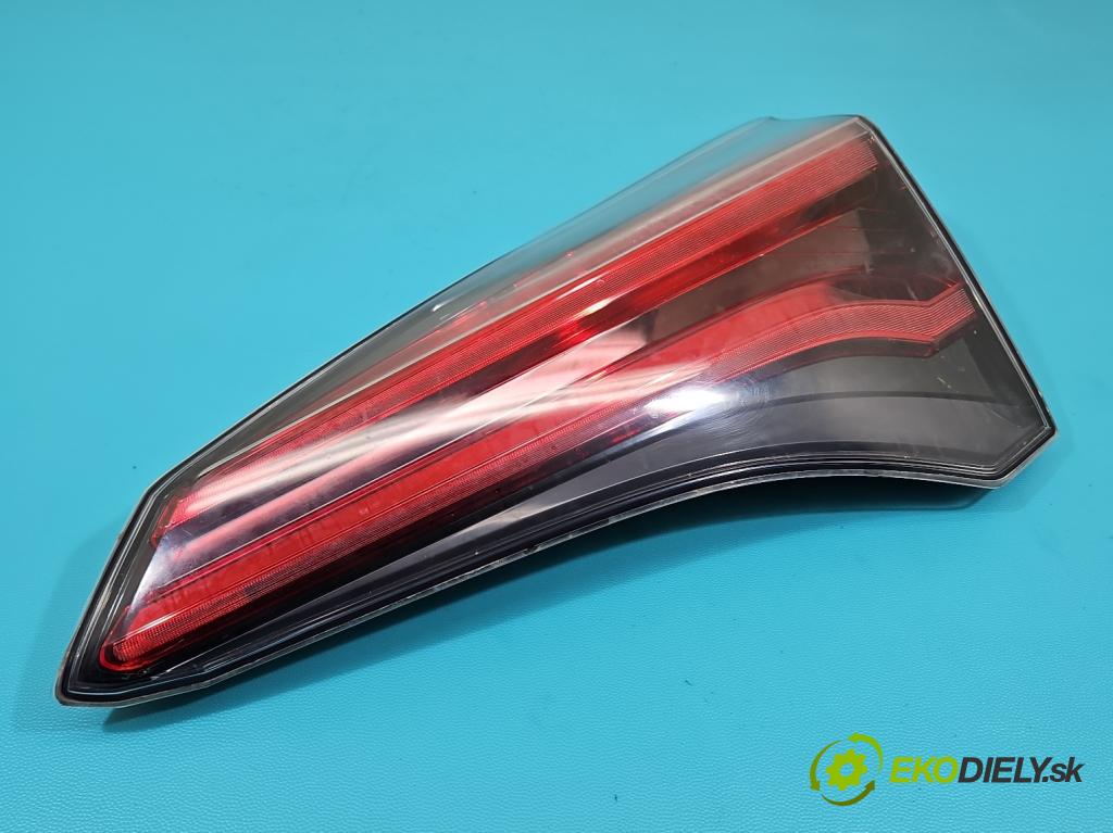 Toyota Rav4 IV 2013-2018 2.0 D4D 143 HP manual 105 kW 1995 cm3 5- svetlo / reflektor zadné pravé 81580-42031 (Kľučka dverí ostatné)