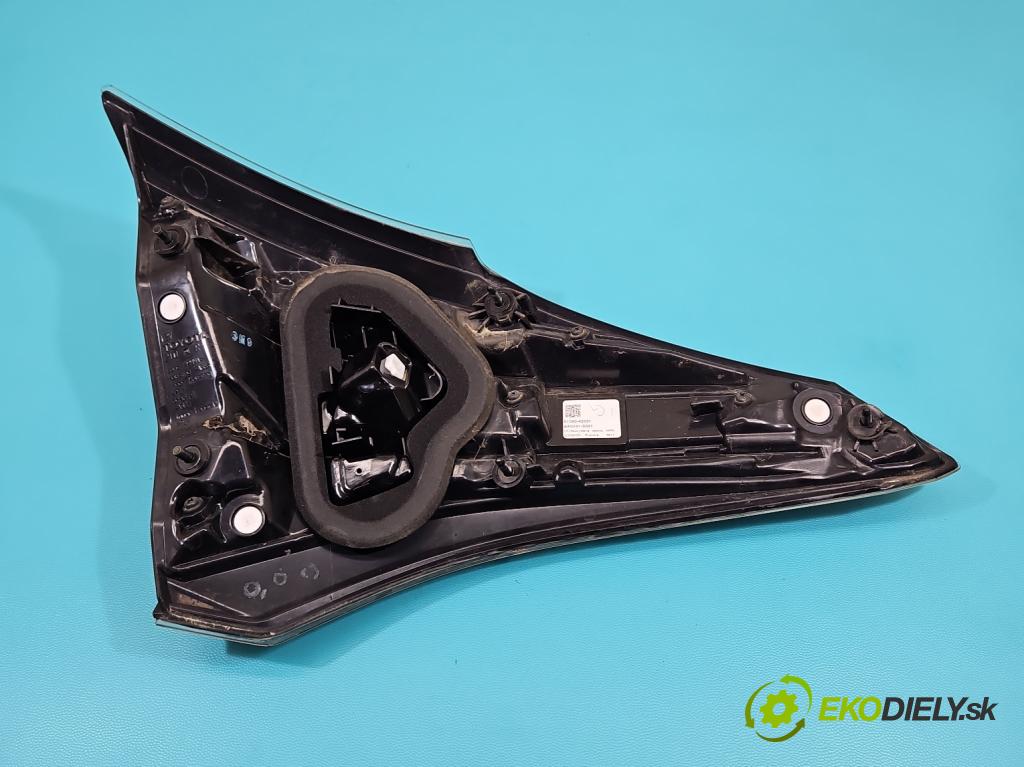 Toyota Rav4 IV 2013-2018 2.0 D4D 143 HP manual 105 kW 1995 cm3 5- svetlo / reflektor zadné pravé 81580-42031 (Kľučka dverí ostatné)